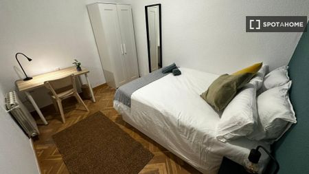 madrid, Community of Madrid 28012 - Photo 2