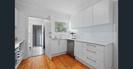 IMMACULATE RESIDENCE IN THE HEART OF BEAUMONT - Photo 5