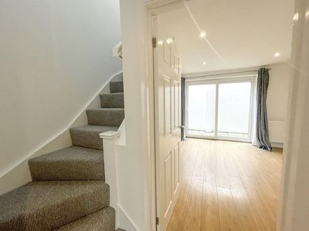 Lushington Lane, Eastbourne, BN21 4LJ - Photo 3