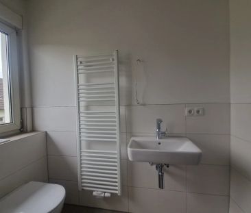 Sanierte 3-Zimmer-Wohnung in Ortsrandlage *Balkon *Carport - Photo 1