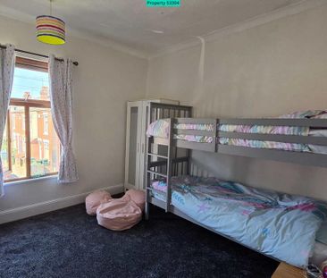 2 bedroom end of terrace house to rent - Photo 3