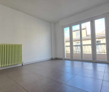 Location - Appartement T3 de 59 m² avec deux balcons et cave - Proc... - Photo 1