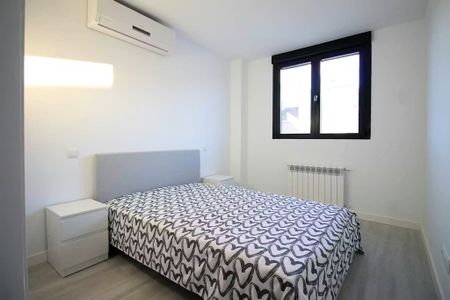 Calle de los Monederos, Madrid, Community of Madrid 28026 - Photo 4