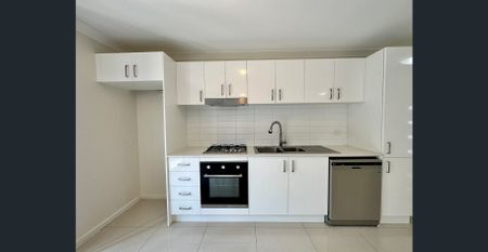 Modern Two Bedroom Townhouse - Photo 4