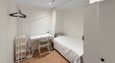 Modern City Living in Sugartree - Photo 3