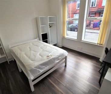 6 bedroom terraced house to rent - Photo 5