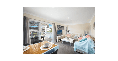 Spacious share house with large rooms for Rent: Fully Furnished with All Bills Included! - Photo 3