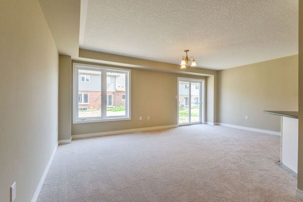 For Lease - 44 Cittadella Boulevard, Hamilton, Ontario - Photo 1
