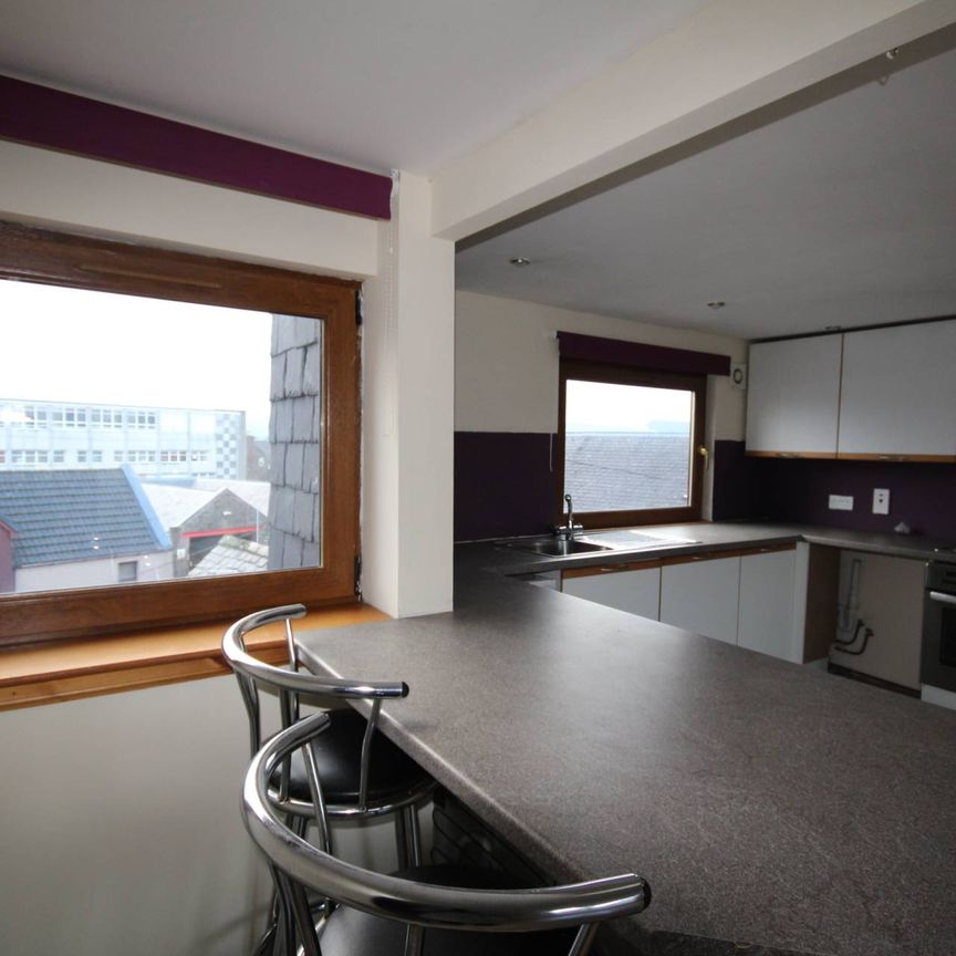 Flat 2, 24 High Street, - Photo 1