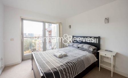 2 Bedroom flat to rent in John Harrison Way, North Greenwich, SE10 - Photo 5