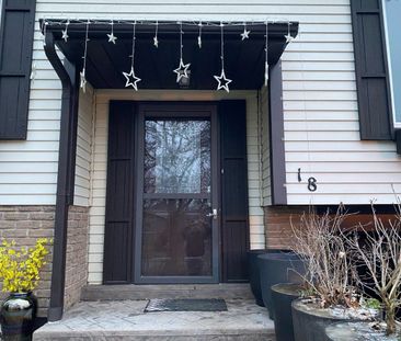 For Lease - 18 Red Mills Drive, East Gwillimbury, Ontario - Photo 3