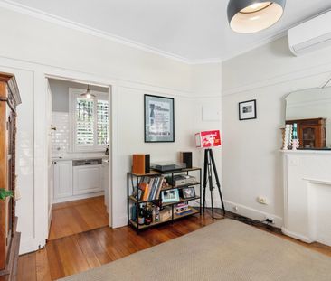 Charming 2 Bedroom Character Home - Photo 4