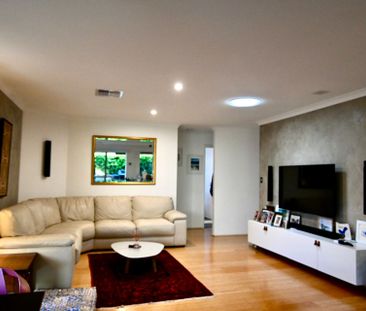 Amazing Home You Don't Want to Miss - Photo 5