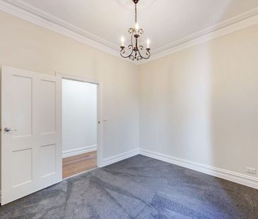 Ideally Located Three Bedroom Home - Fresh Paint & Carpet - Photo 5