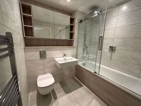 Extravagant Fully Furnished Two Double Bedroom Apartment with unrivalled facilities in the Exclusive Cortland Development, Colliers Yard. - Photo 5