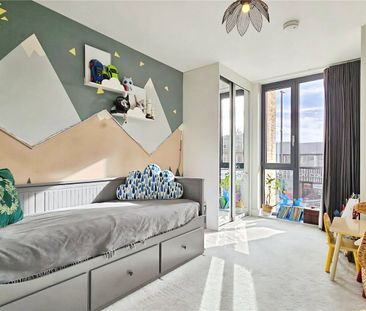 Fairfield Avenue, Staines-upon-Thames, Surrey, TW18 4JH - Photo 5