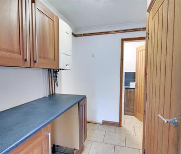 4 bedroom semi-detached house to rent - Photo 2