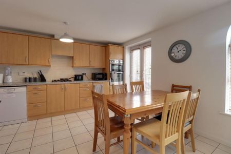 1 bedroom in a house share to rent - Photo 4