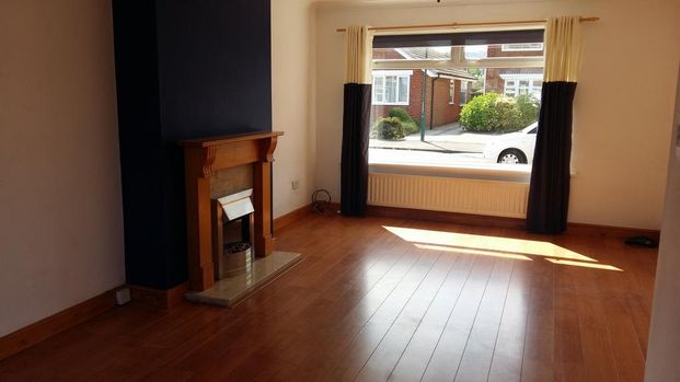 3 bedroom semi-detached house to rent - Photo 1