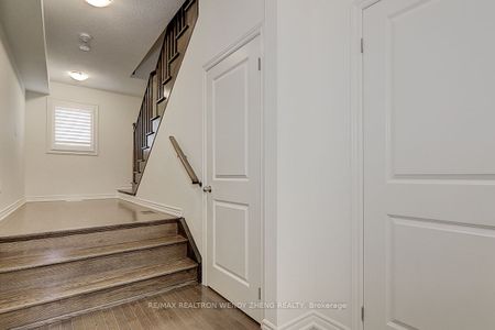 Townhouse For Lease | E8146174 - Photo 4