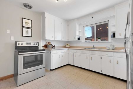 For Lease - 213 Conant Street Unit# Main Floor, Oshawa, Ontario - Photo 4