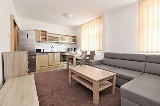 Nabízíme k pronájmu zděný zrekonstruovaný byt 3+kk nedaleko centra Jihlavy, Mahlerova ulice - Fotografie 1