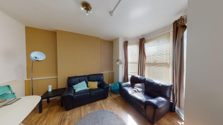 5 bedroom terraced house to rent - Photo 2