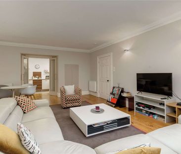 A truly stunning main door lower ground floor furnished two bedroom... - Photo 1