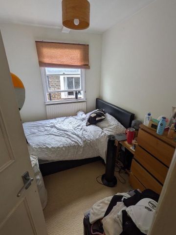 2 bedroom flat to rent - Photo 2