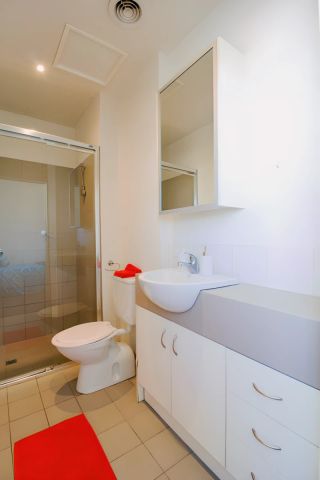 Large Studio - Photo 5