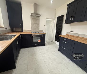 3 bedroom end of terrace house to rent - Photo 6