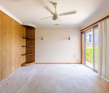 Three Bedroom Home With Water Views! - Photo 3