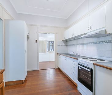 122 Rainbow Street, Sandgate. - Photo 1