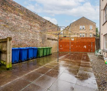 Crosbies Court - Photo 6