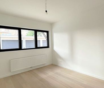 Gelijkvloers app. te huur in Merksem voor € 950 met 2 slaapkamers - Foto 2