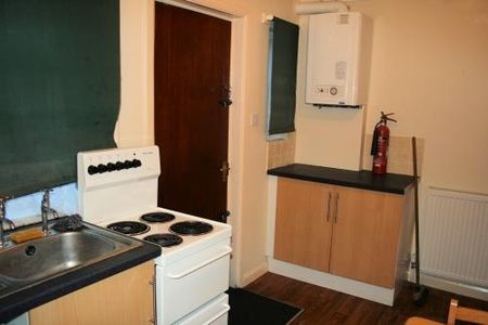 Cross Green Lane, Leeds, LS9 0DG - Photo 4