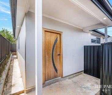 Modern Brand-New 2-Bedroom Granny Flat in Prime Hinchinbrook Location - Photo 2