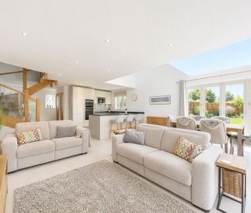 3 bedroom semi-detached house to rent - Photo 3