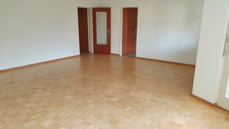 Schöne 3.5 Zimmerwohnung mit grossem Balkon - Foto 5