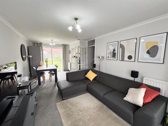 3 bedroom semi-detached house to rent - Photo 1