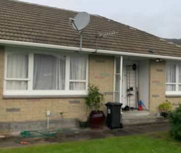 Lovely sunny townhouse in Fairfield, fully fenced - Photo 3