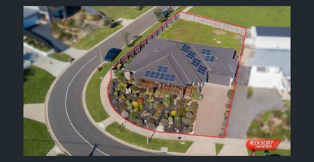 Luxury Coastal Living with Panoramic Bay Views - Photo 5