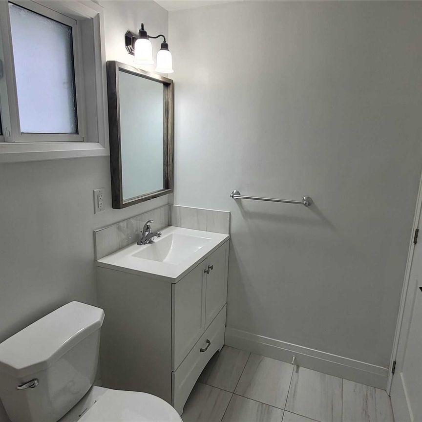 For Lease - 726 Grandview Drive Unit# Main, Oshawa, Ontario - Photo 1