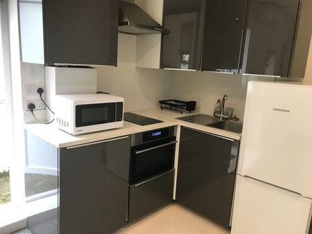 Studio Flat, North Crescent, N3 - Photo 4