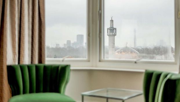 4 bedroom flat to rent - Photo 1