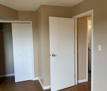 Parkdale Manor - Photo 6