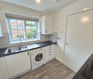 3 bedroom end of terrace house to rent - Photo 3