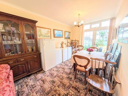 1 bedroom in a house share to rent - Photo 3