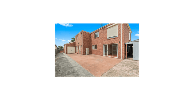 Spacious 5 Bedroom Family Home in Roxburgh Park - Photo 1