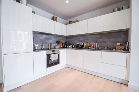 1 Bed Flat, Royal Wharf, E16 - Photo 3